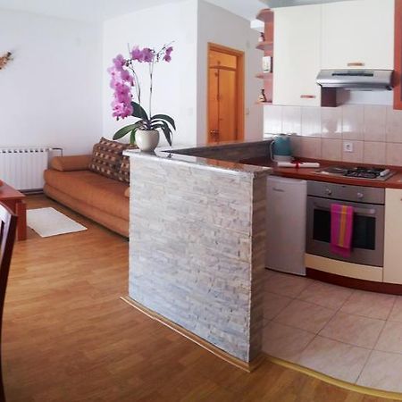 Guest House Domig Licko Lesce Esterno foto