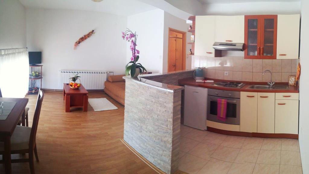 Guest House Domig Licko Lesce Esterno foto
