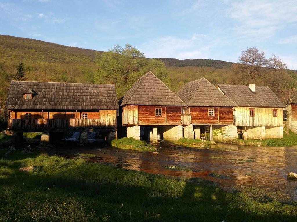 Guest House Domig Licko Lesce Esterno foto