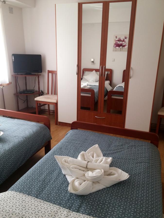 Guest House Domig Licko Lesce Esterno foto